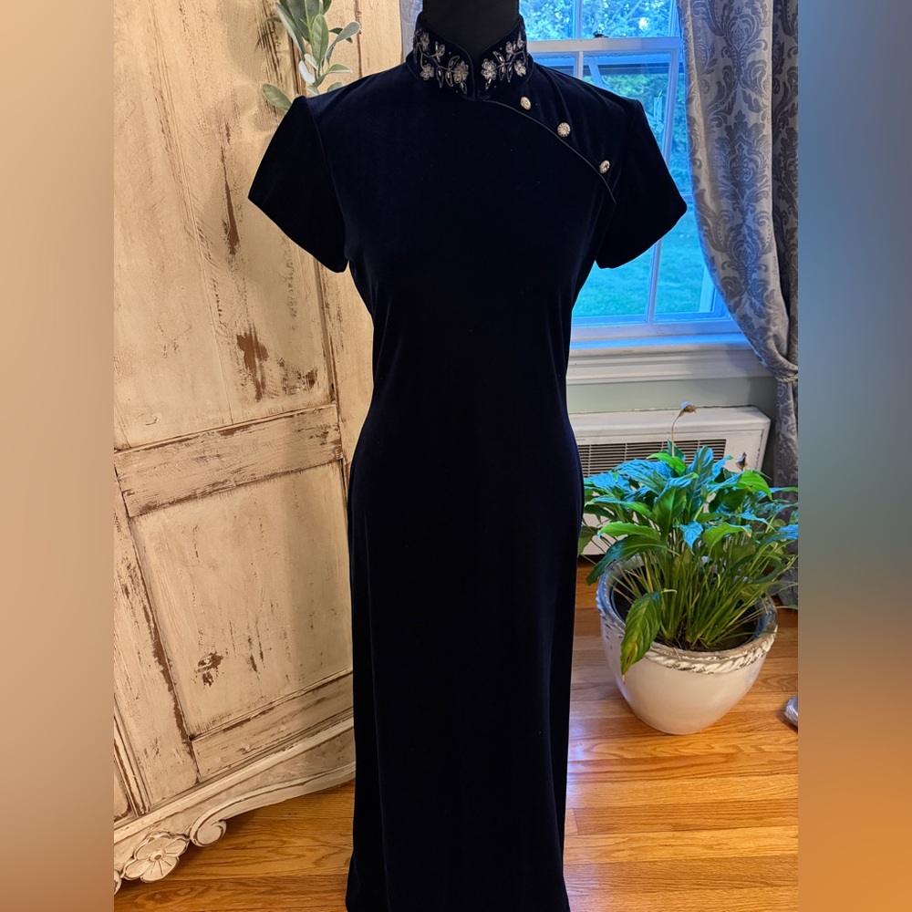 VTG Arianna by Teresa Page Navy Blue Velvet Mandarin fitted Maxi dress. Sz 6.
